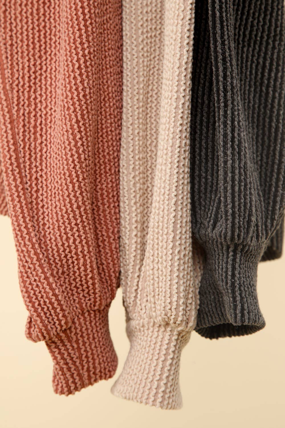 Jessica Otto Ribbed V-Neck Top